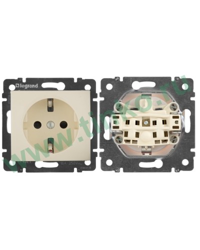 Розетка Valena 2К+3 с защитными шторками, на винтах 16А 250В, слоновая кость (774321). Розетка. LegranD в Севастополе